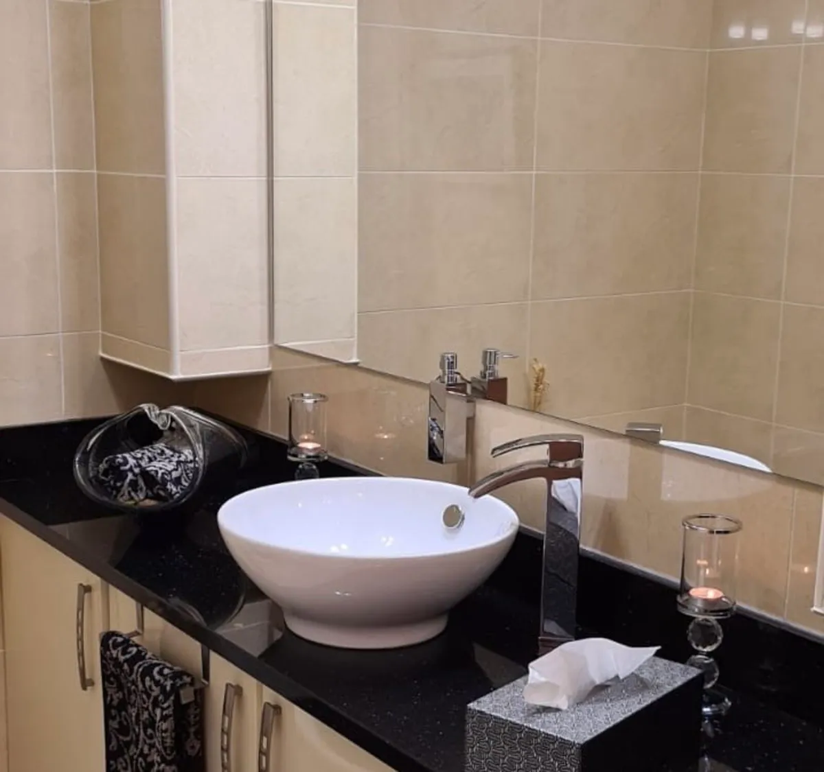Over counter bathroom sink and tap mixer - Image 1
