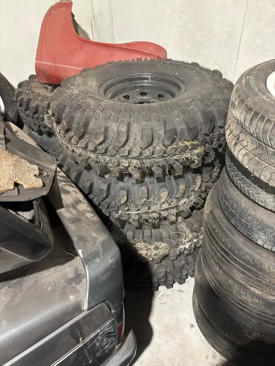 Silverstone mud tyres and warn 8274 winch - Image 1