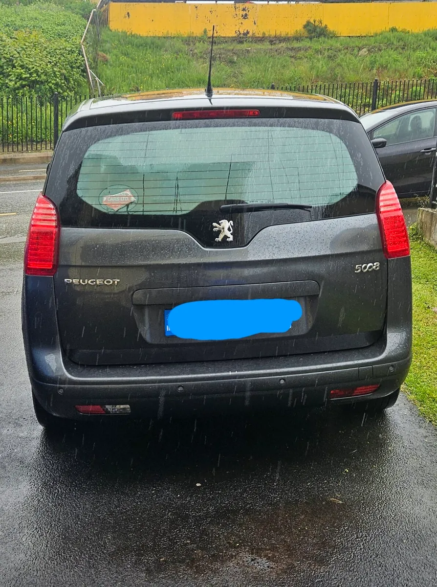 Peugeot 5008 7 seater - Image 4