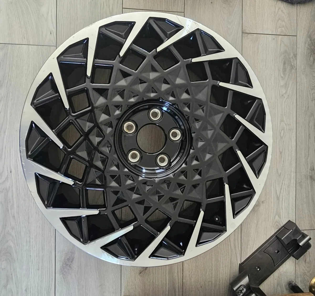 20" Hyundai IONIQ 5 Alloy Wheel. - Image 2