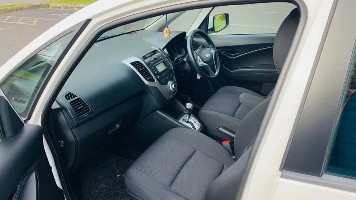 2012 hyundai ix20 automatic petrol 1.6 L, 98000 km - Image 4