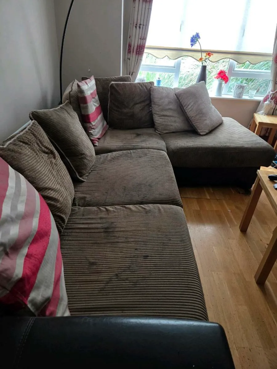 L shaped sofa and 2 sitter - Image 1