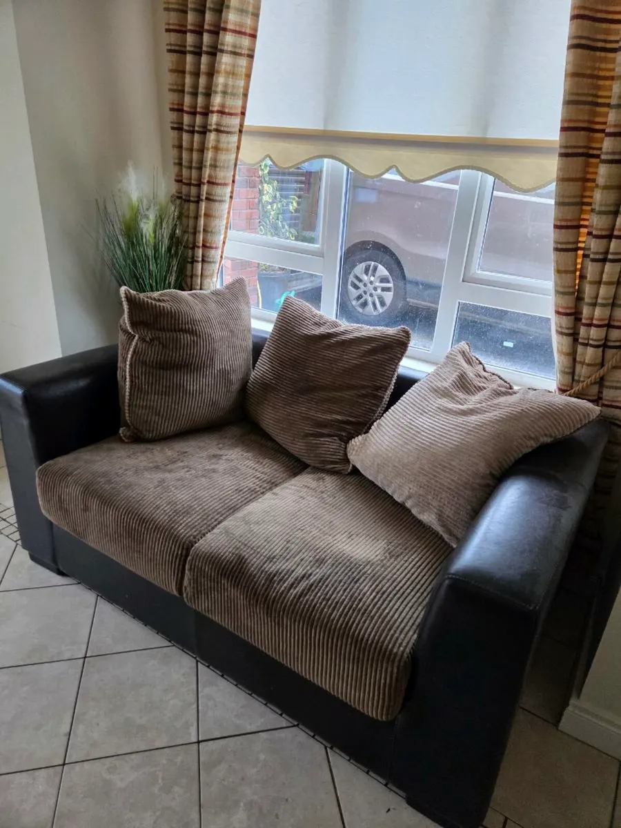 L shaped sofa and 2 sitter - Image 2