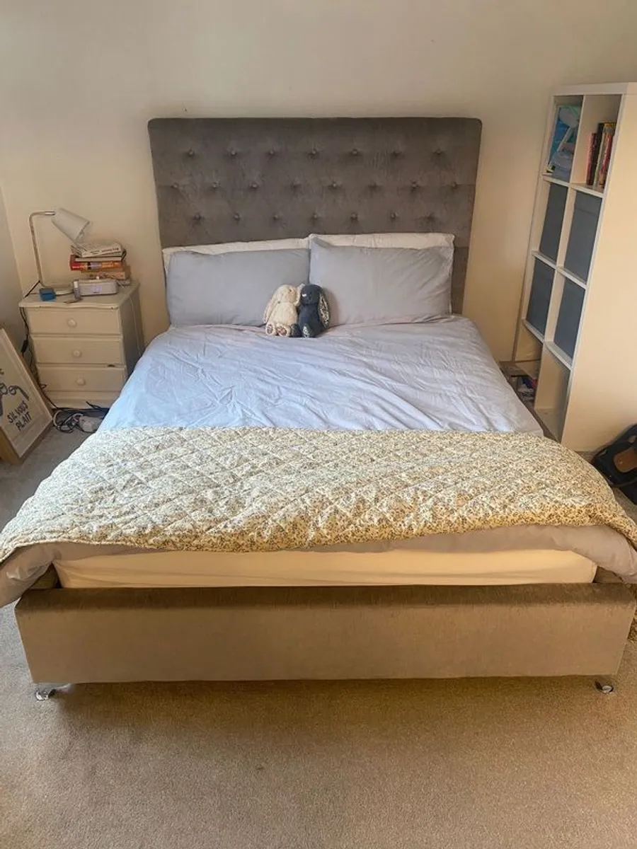 Double bed - Image 2