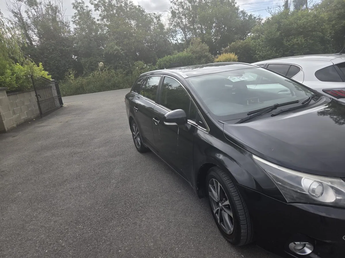 2015 Toyota Avensis Estate - Image 2