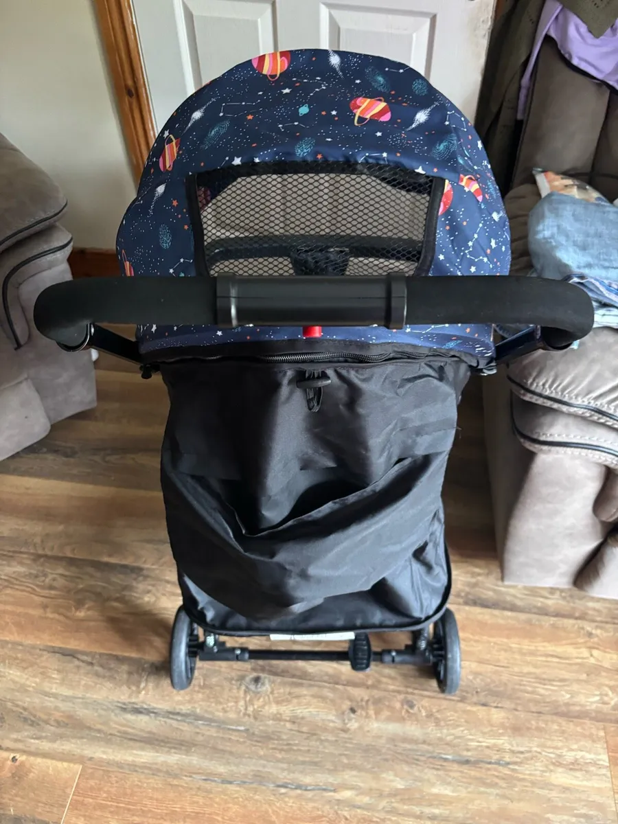 Stars & daisys  light stroller - Image 4