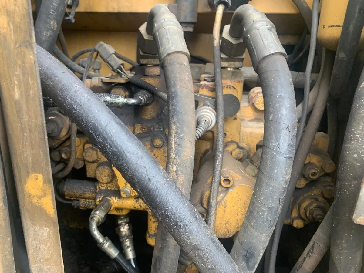 CAT 311C DIGGER - Image 4