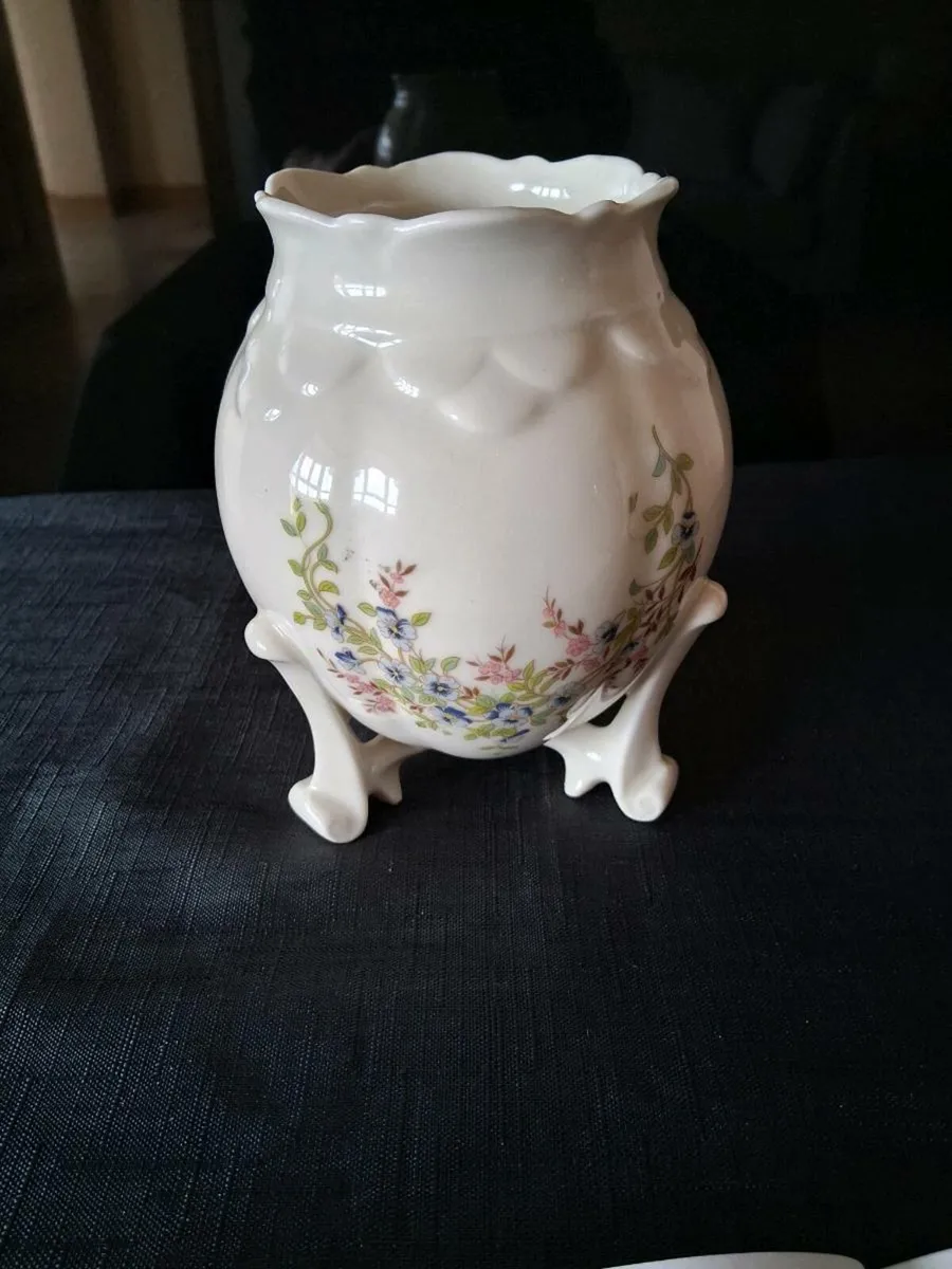 Galway Irish Porcelain 3 Leg Vase - Image 1