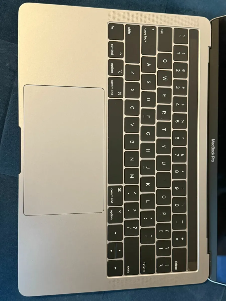 MacBook Pro 13" 2019 i7/16GB/512SSD/370c - Image 3
