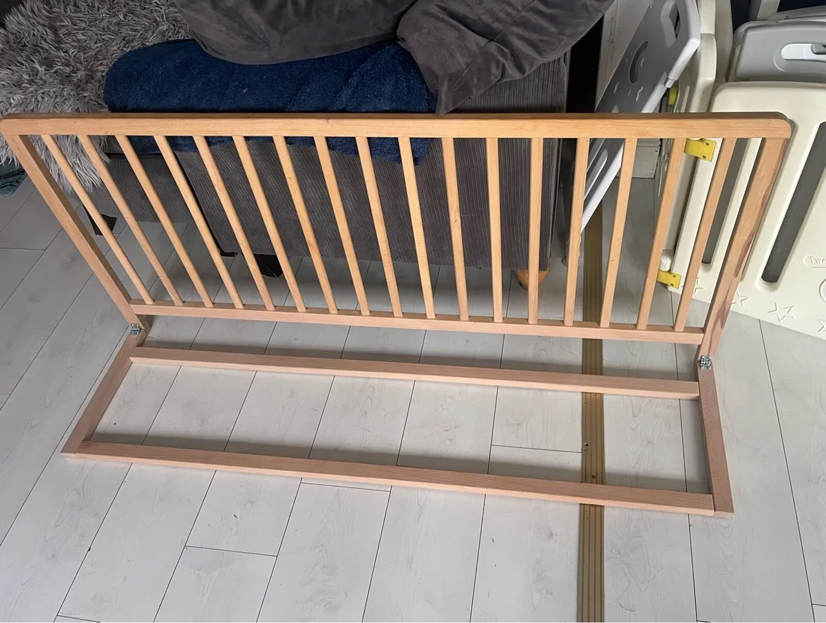 Wooden bed rail - Image 1