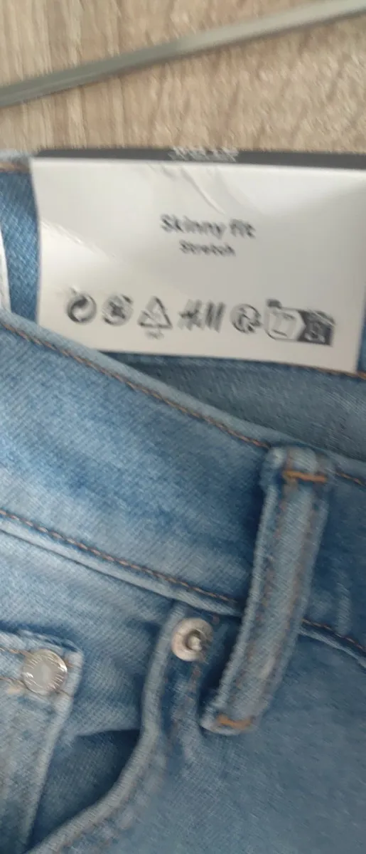 Man jeans new skinny fit w34 l 32 no offers - Image 2