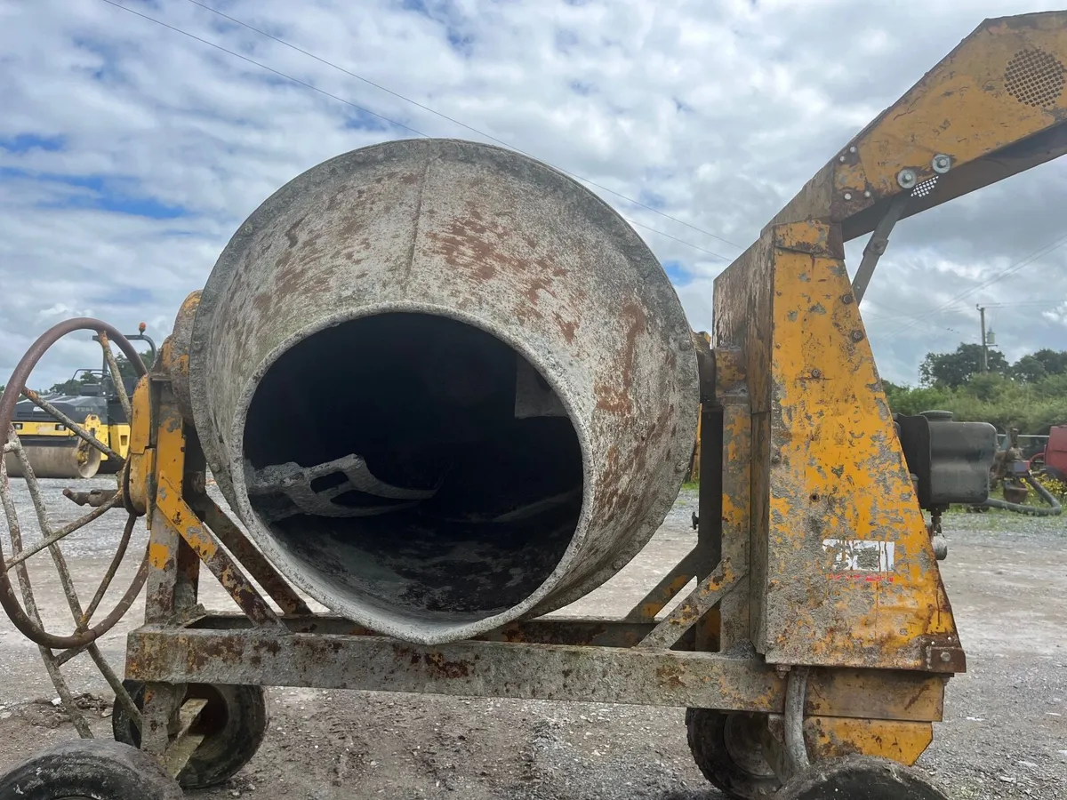 Cement Mixer - Image 1
