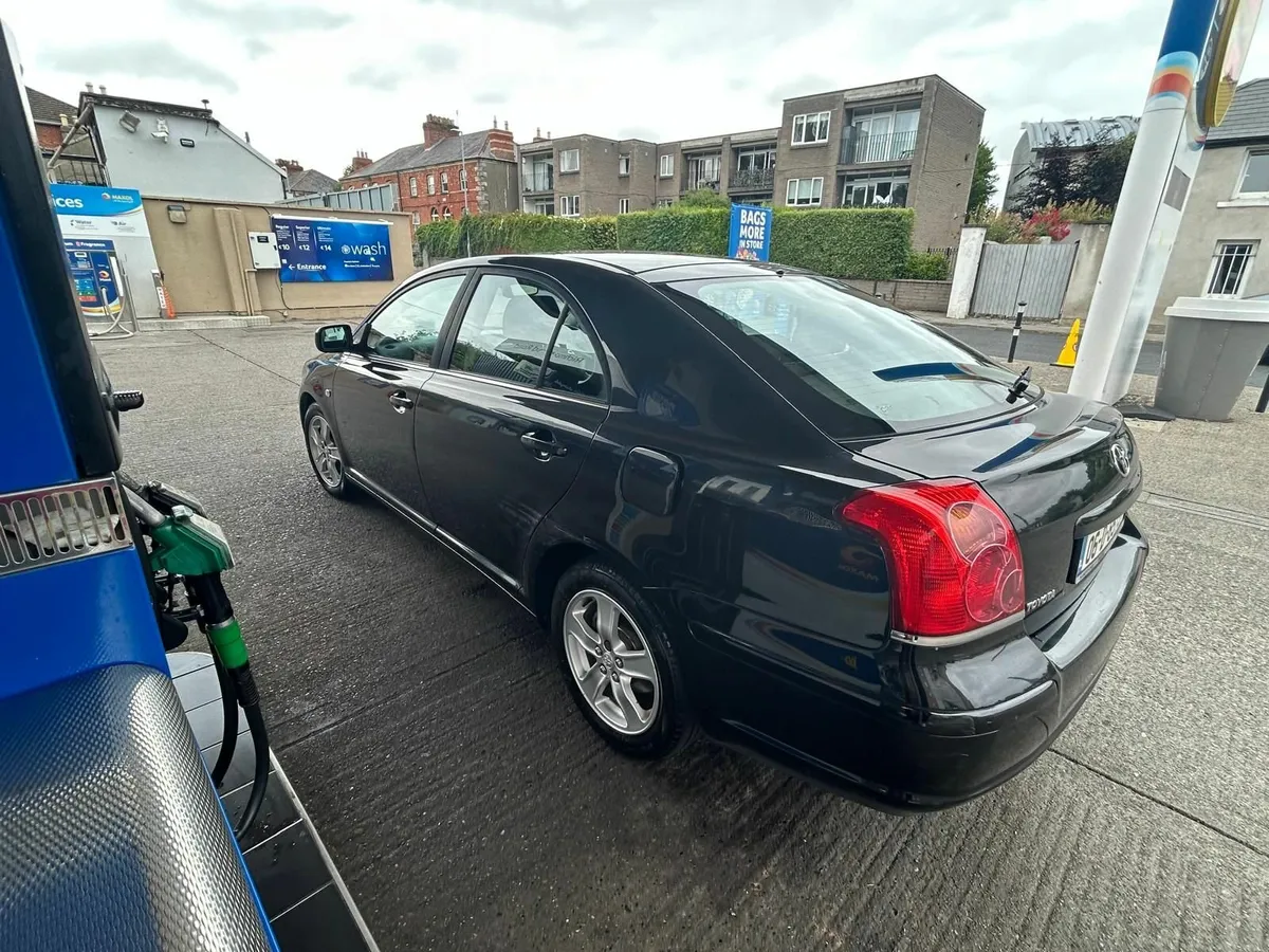 Toyota Avensis 2006 - Image 2