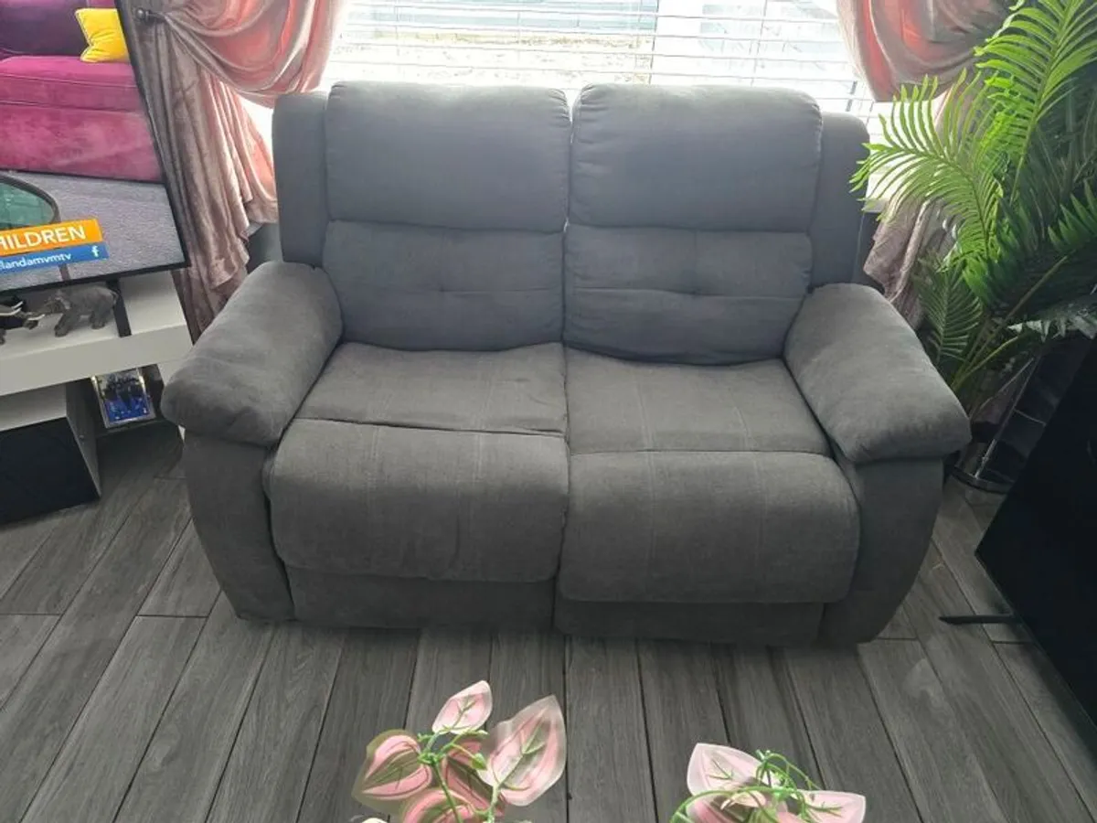 3x2 Grey Recliners Setties - Image 3