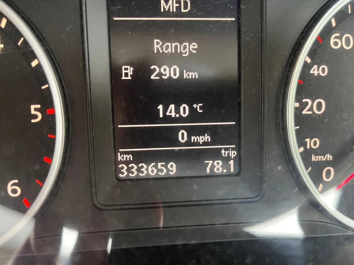 Volkswagen Tiguan 2010 - Image 4