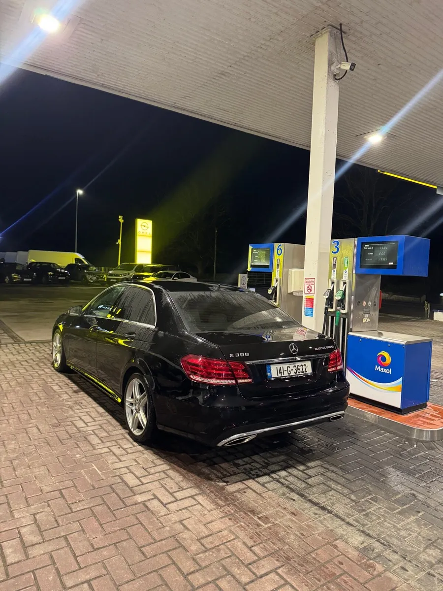 Mercedes E300 automatic - Image 1