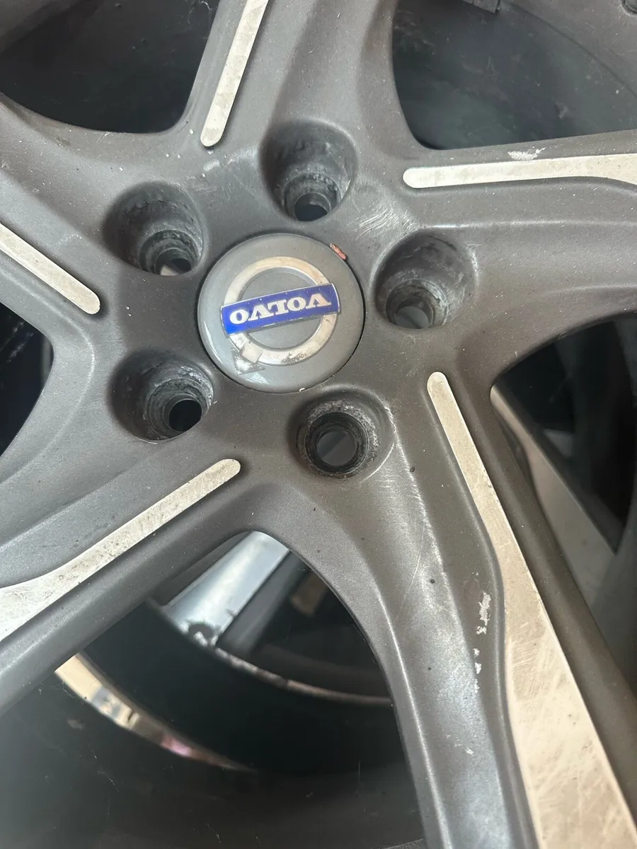 Car Alloy wheels - Image 1