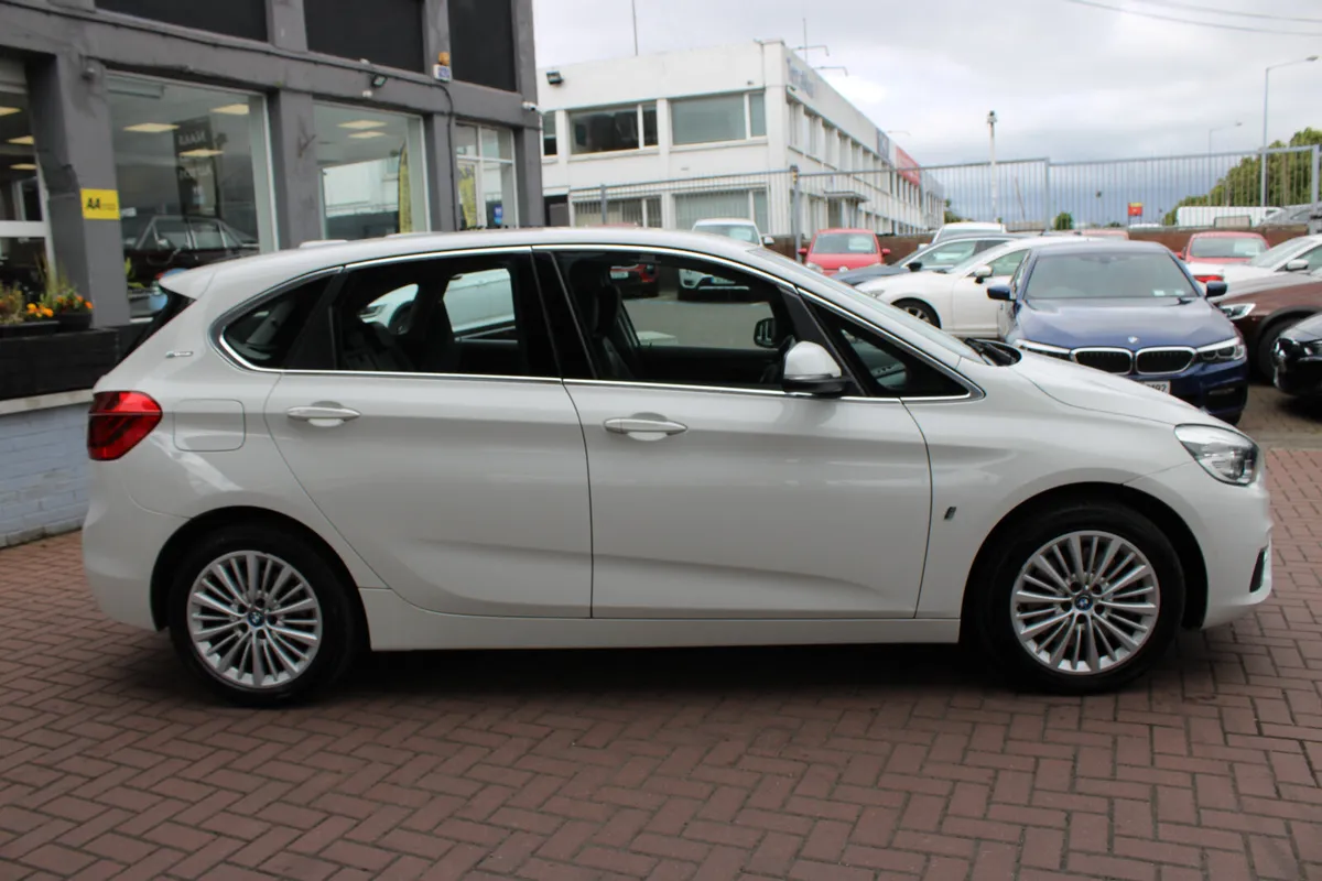 BMW 225E 1.5 225XE PLUG IN HYBRID SE LUXURY 5DR MP - Image 3