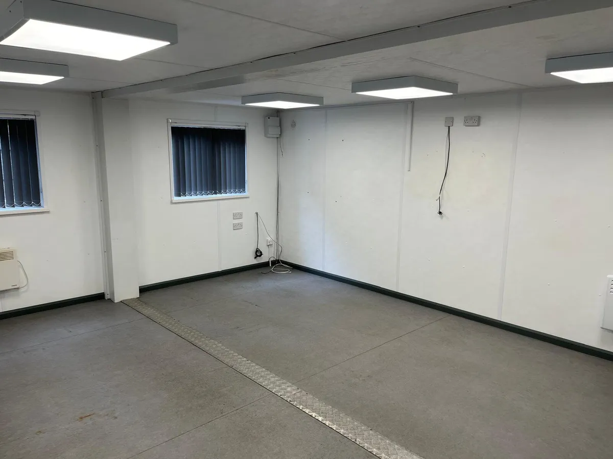 20x16 ANTI-VANDAL OFFICE / LINKABLE UNITS - Image 1