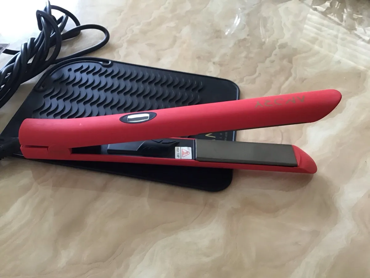 Hair Straightener - Image 2