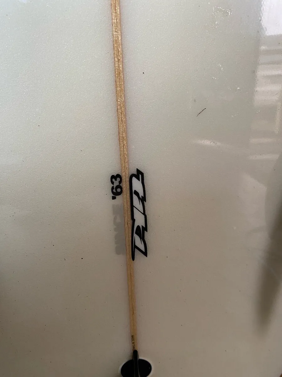 Surfboard - Image 4
