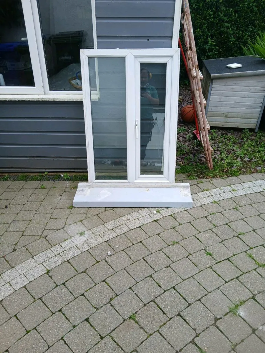 Pvc window and sill - Image 1