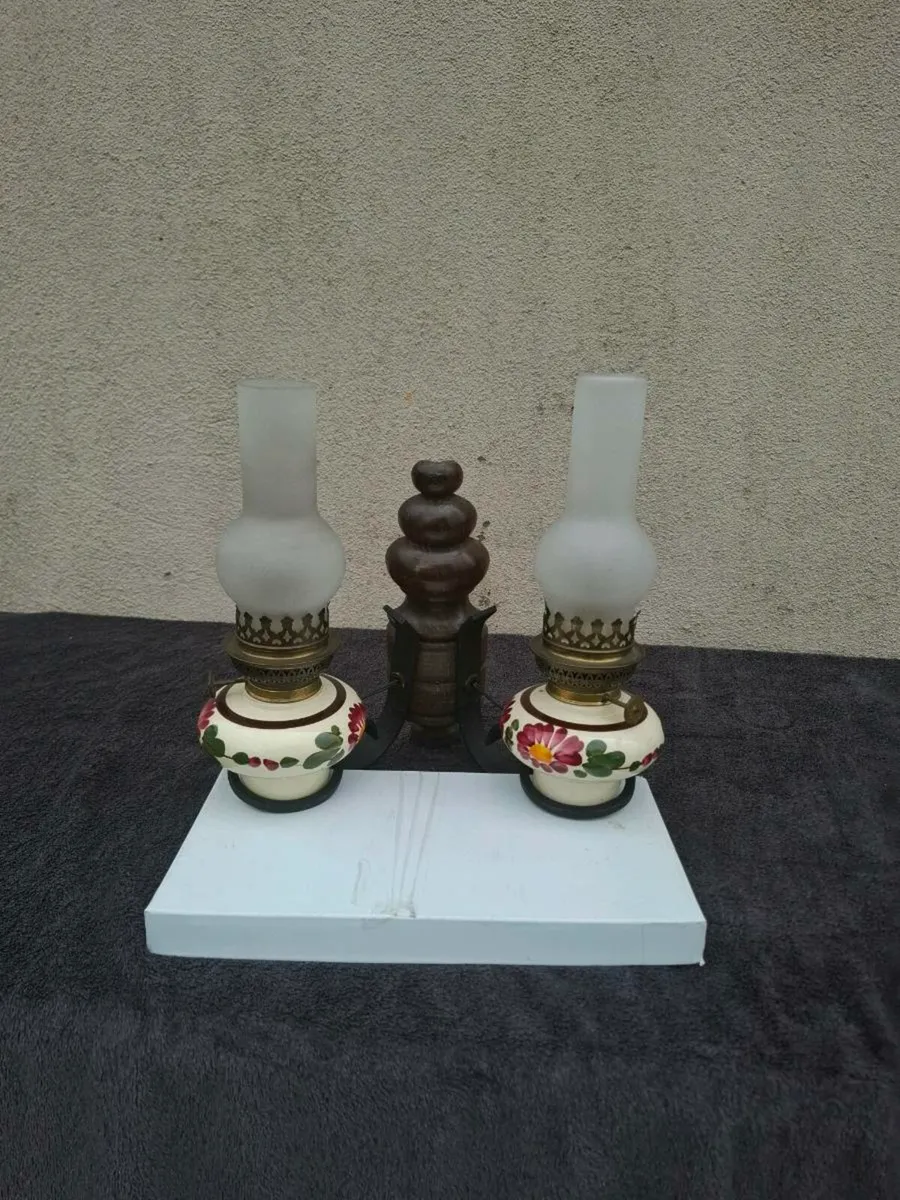 Electric wall lamp postage possible
