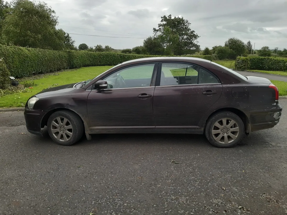 1.6L Petrol Toyota Avensis - Image 1