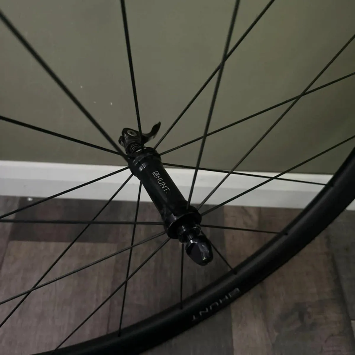 Hunt 50mm carbon wheels - Image 2