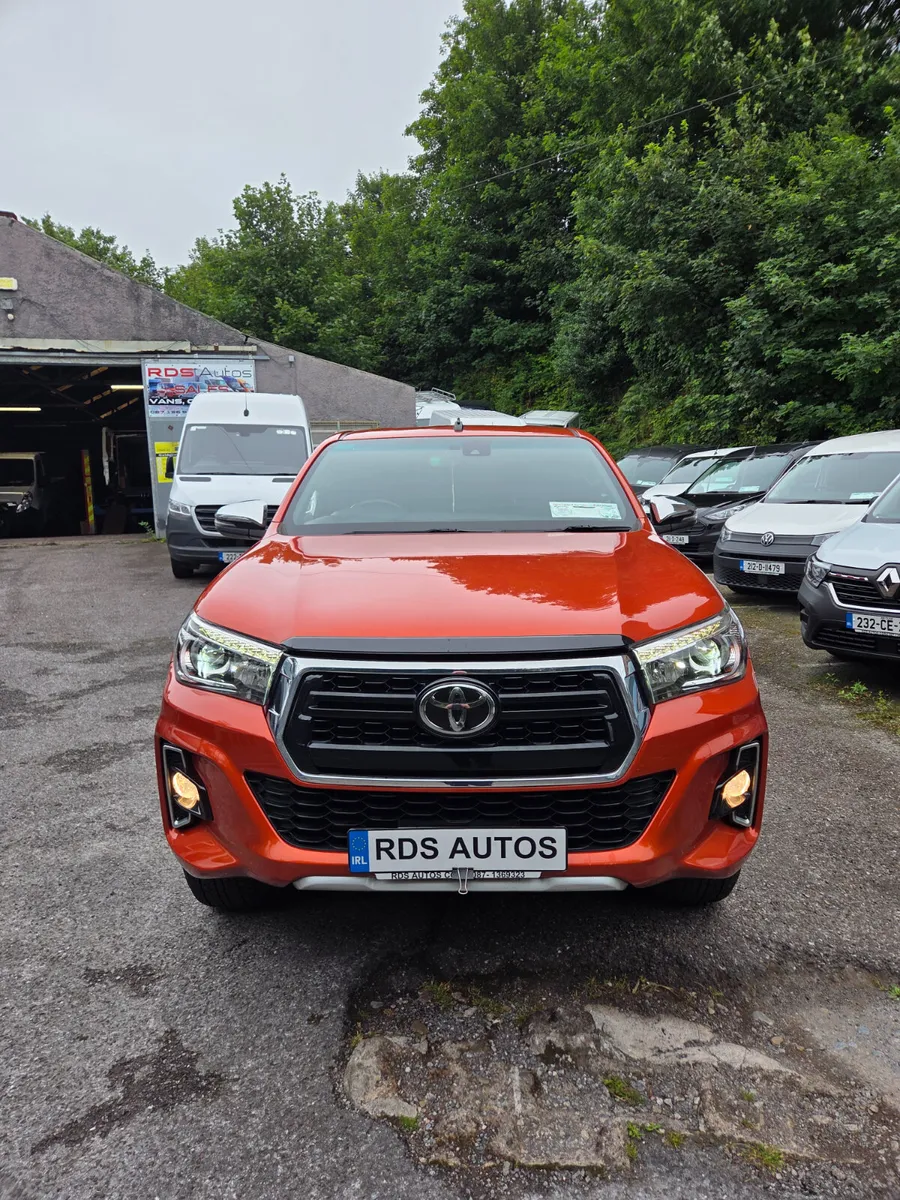 🔥19 HILUX INVINCIBLE AUTO🔥 - Image 2