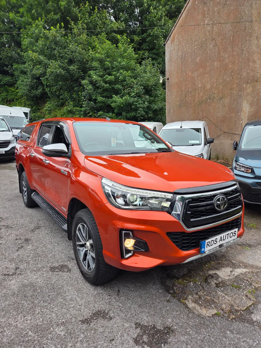 🔥19 HILUX INVINCIBLE AUTO🔥 - Image 1
