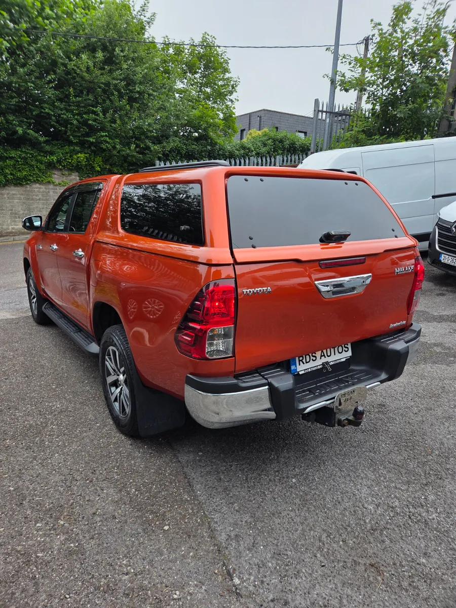 🔥19 HILUX INVINCIBLE AUTO🔥 - Image 4