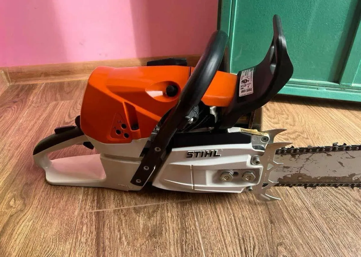 Stihl MS 462 C-M petrol chainsaw - Image 3