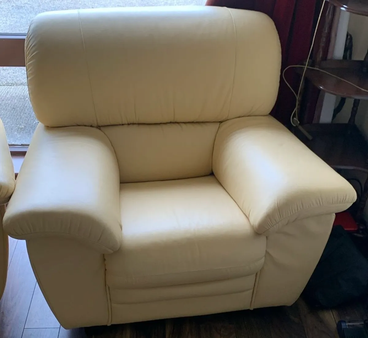 Three piece suite - Image 2