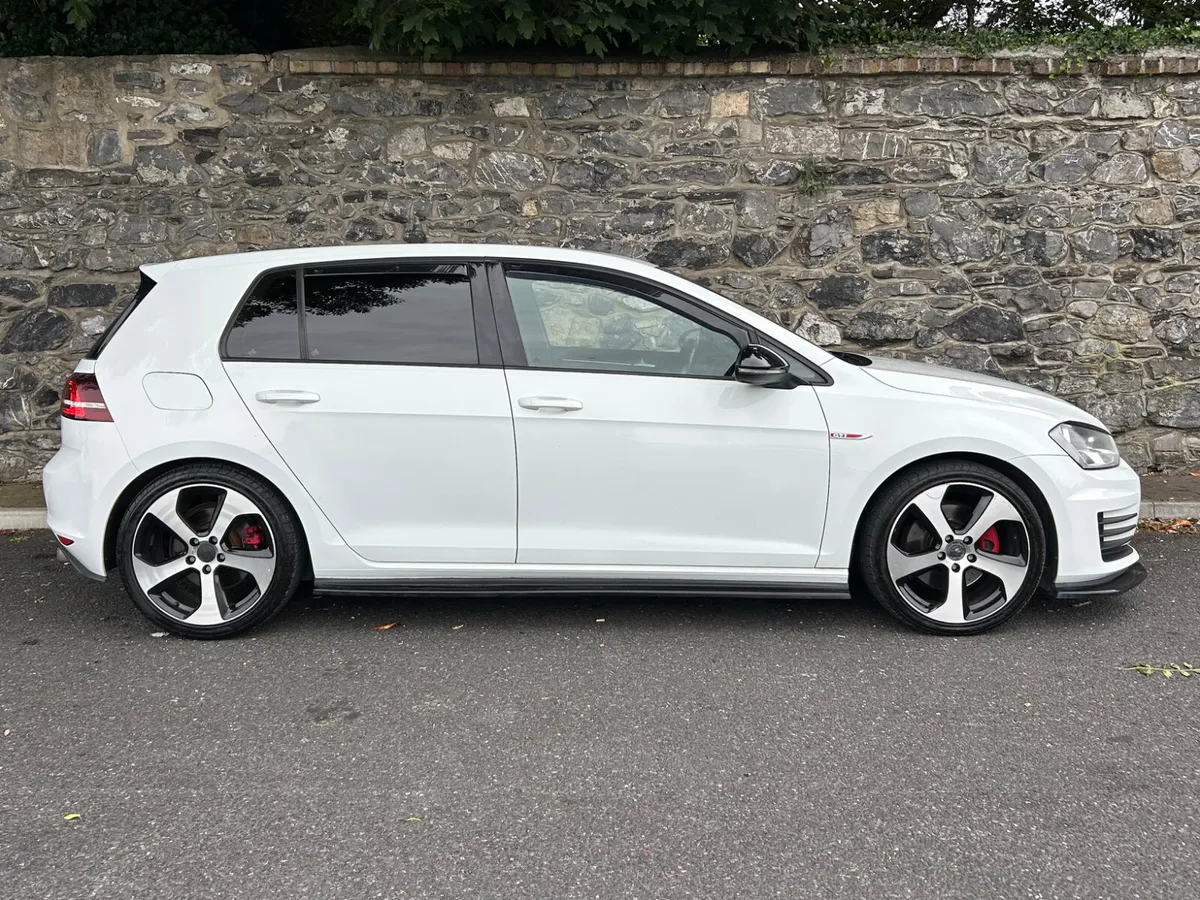 VW Golf GTI  2014 Manual - Image 4
