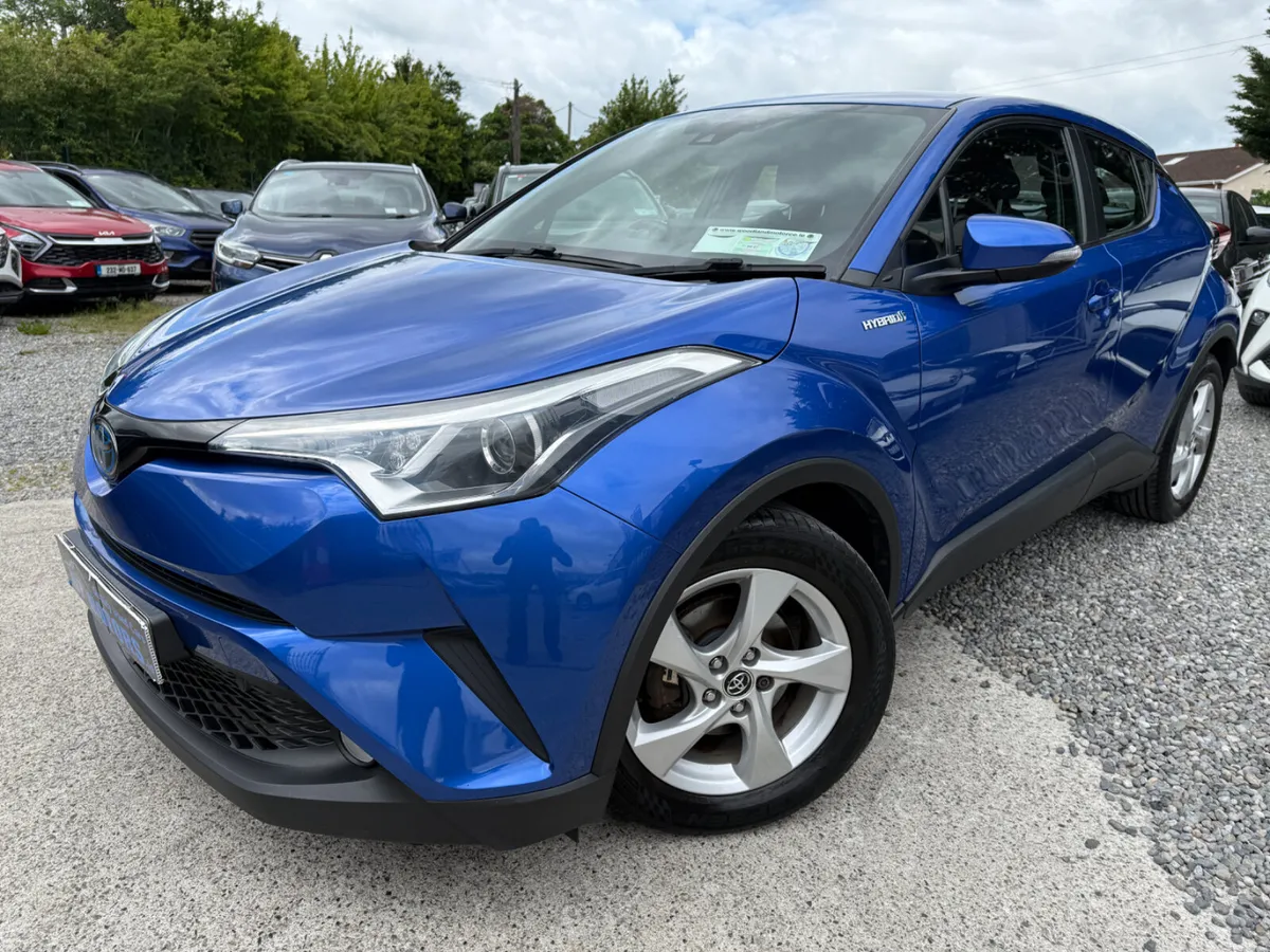2017 Toyota C-HR  1.8 LUNA AUTO - Image 2