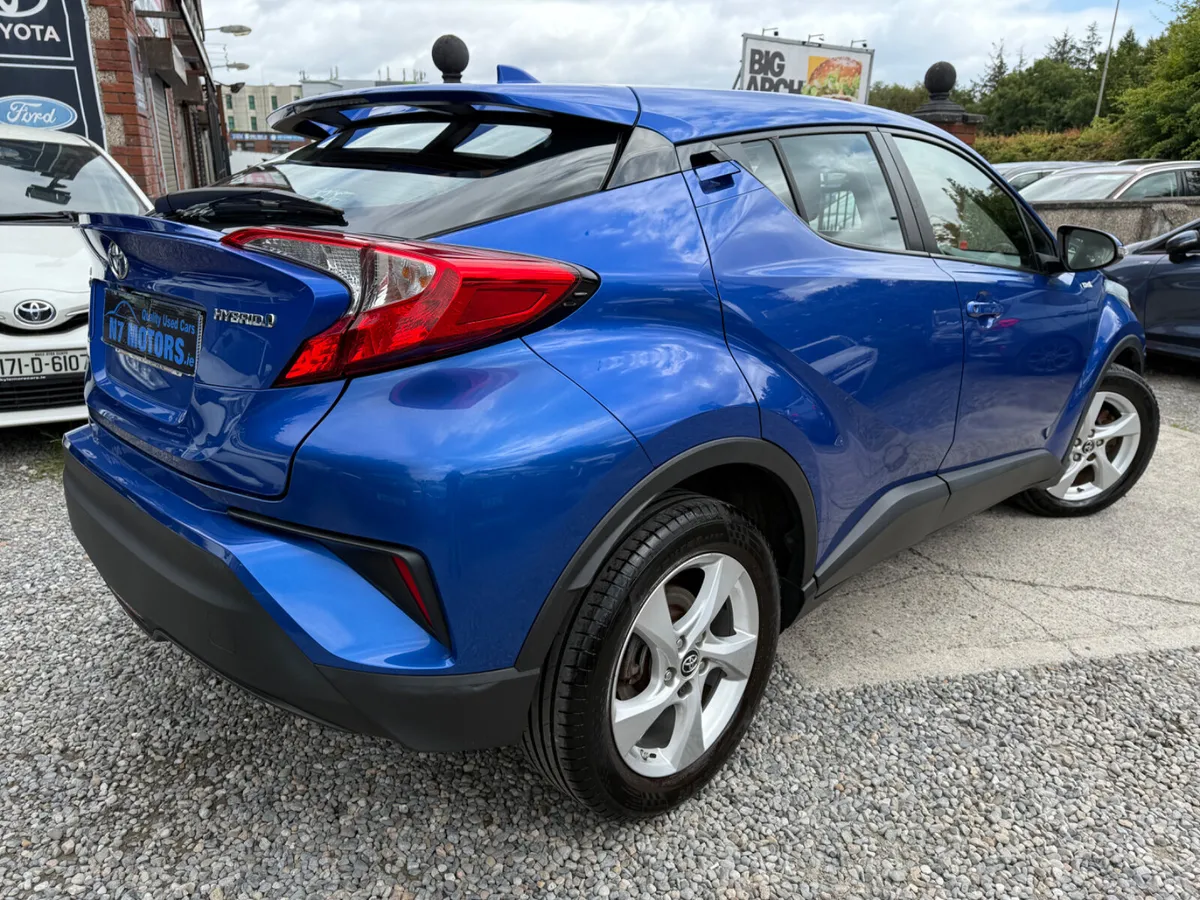 2017 Toyota C-HR  1.8 LUNA AUTO - Image 4