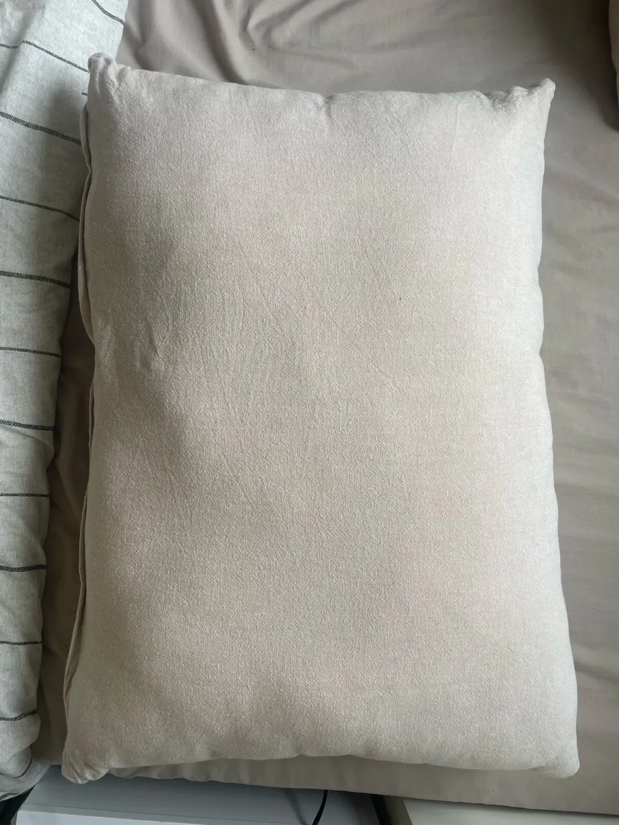 8 cushions - Image 2