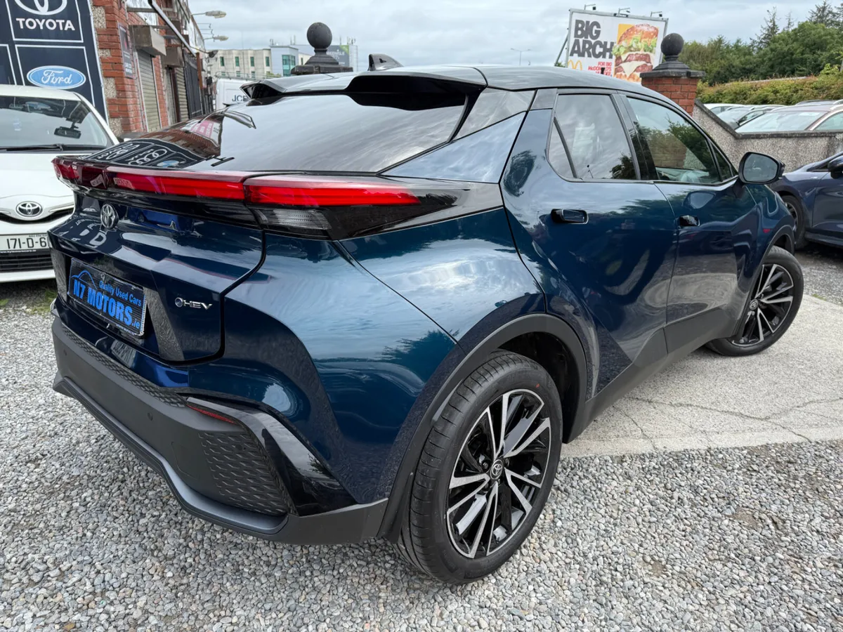 2025 Toyota C-HR 1.8 HYBRID SOL AUTO - Image 4