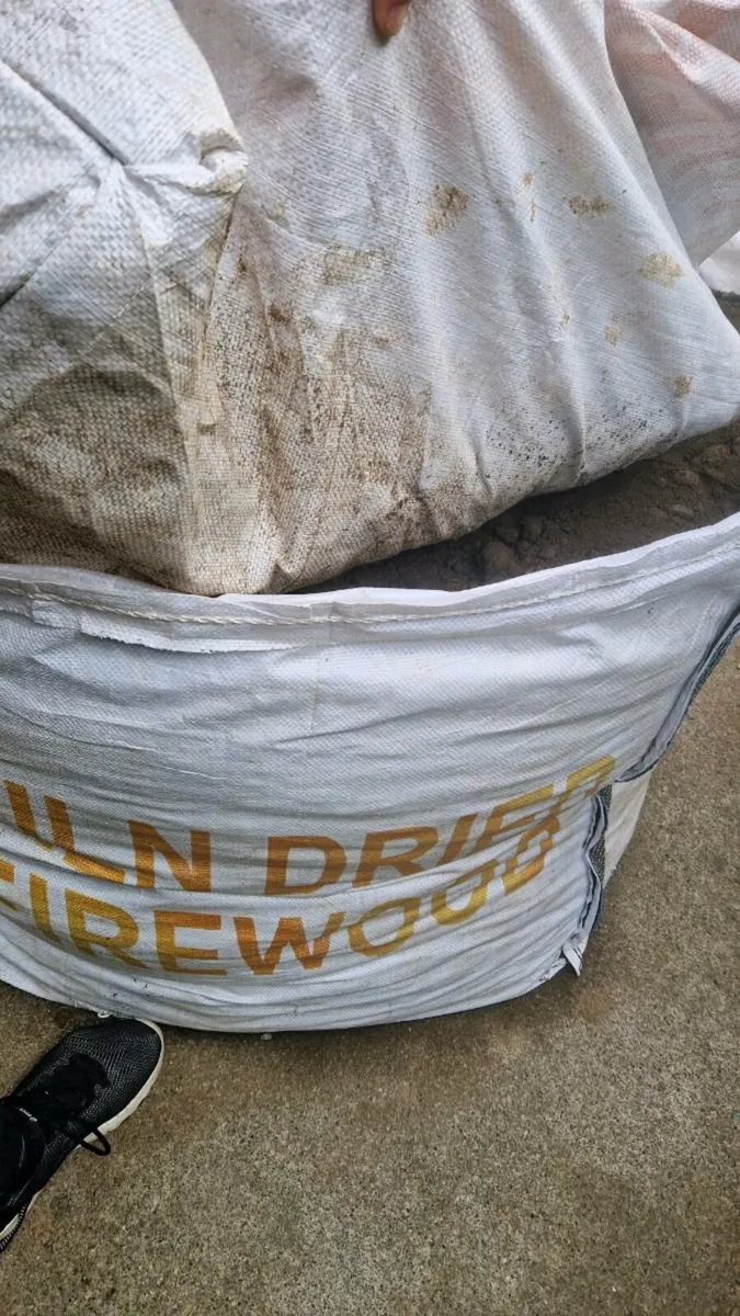 1 tonne bag of quality treated top soil - Image 2