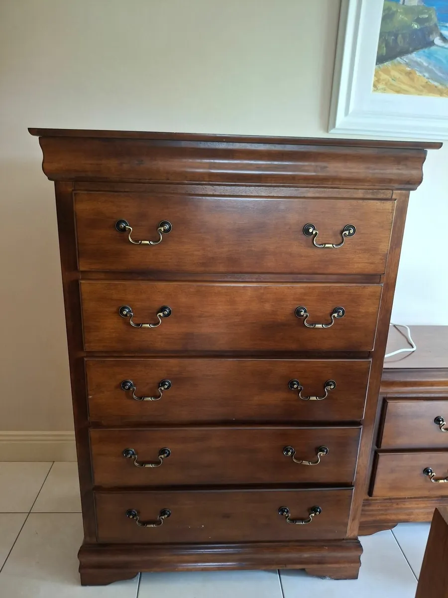 Bedroom furniture - Image 1