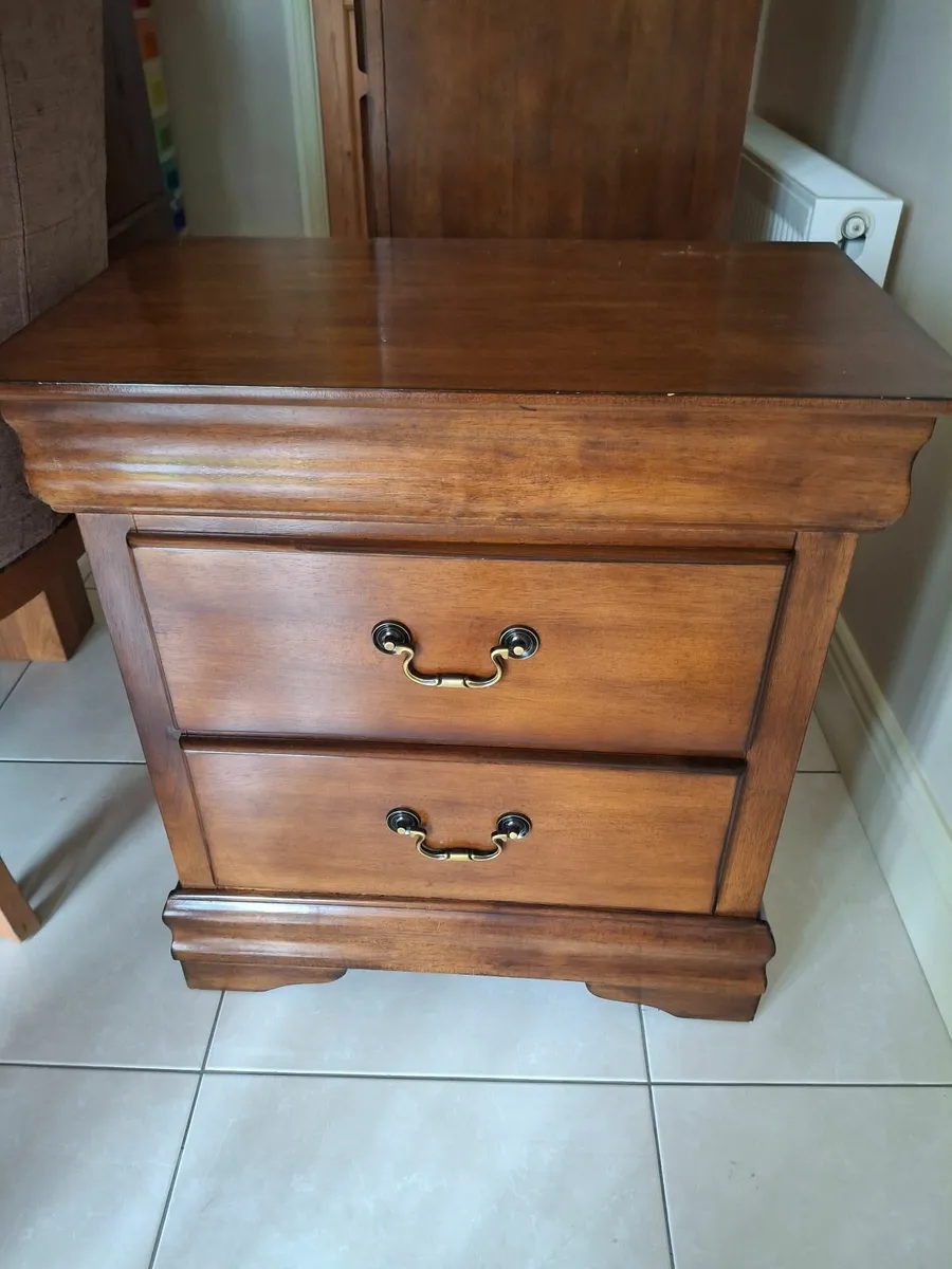 Bedroom furniture - Image 2