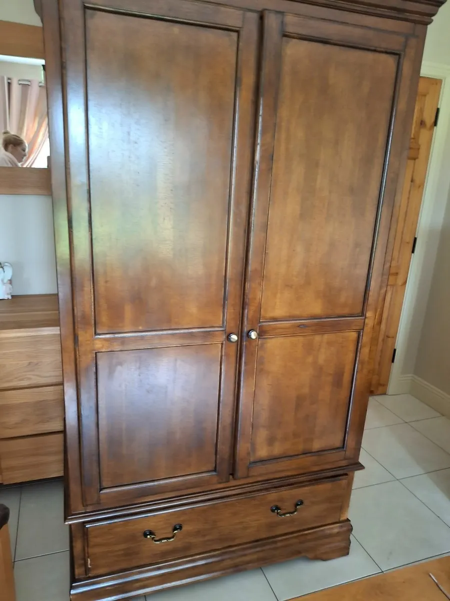 Bedroom furniture - Image 3
