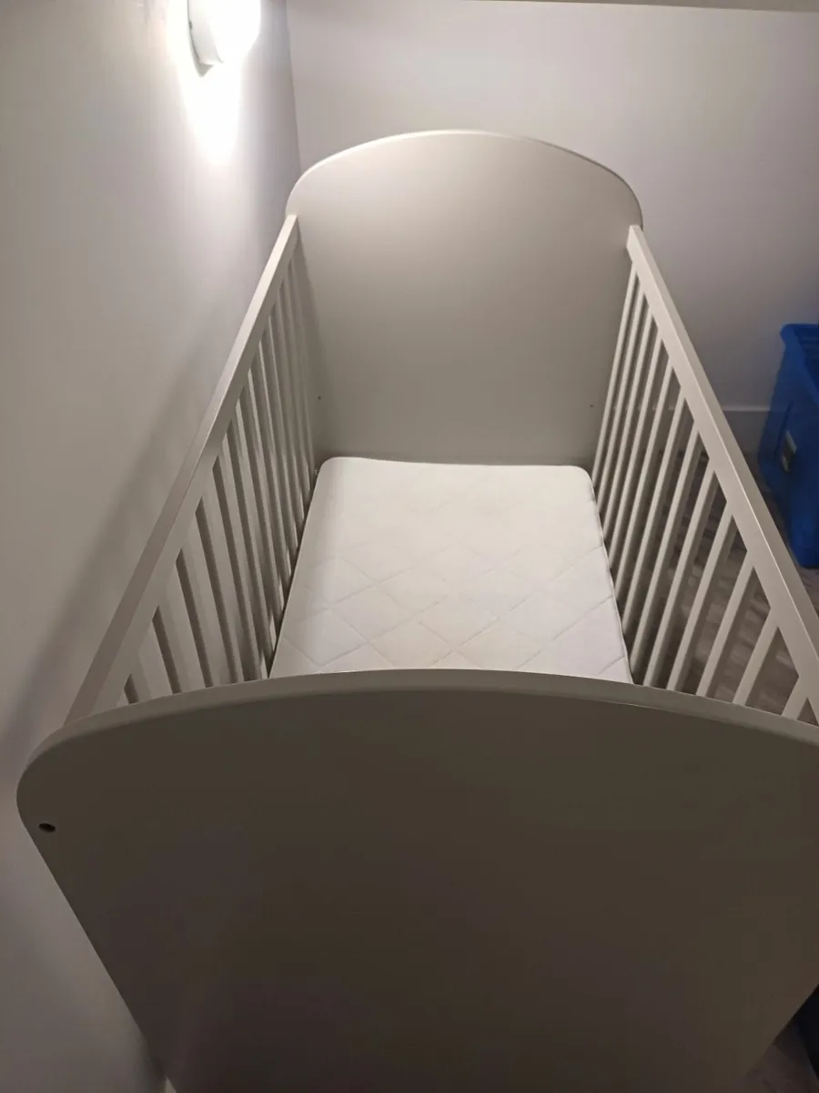 Ikea cotbed with drawers - Image 4