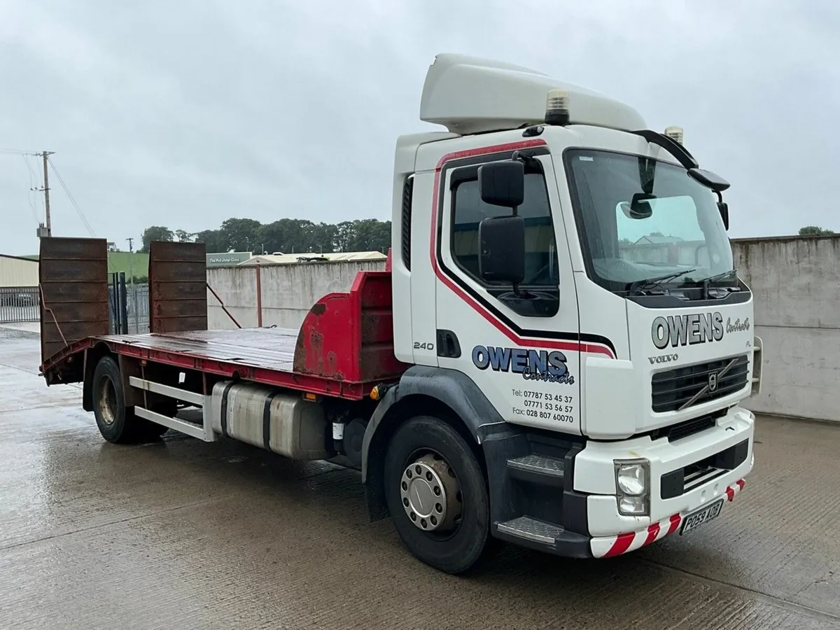 VOLVO FL240 18 TON 4x2 BEAVERTAIL LORRY - Image 1