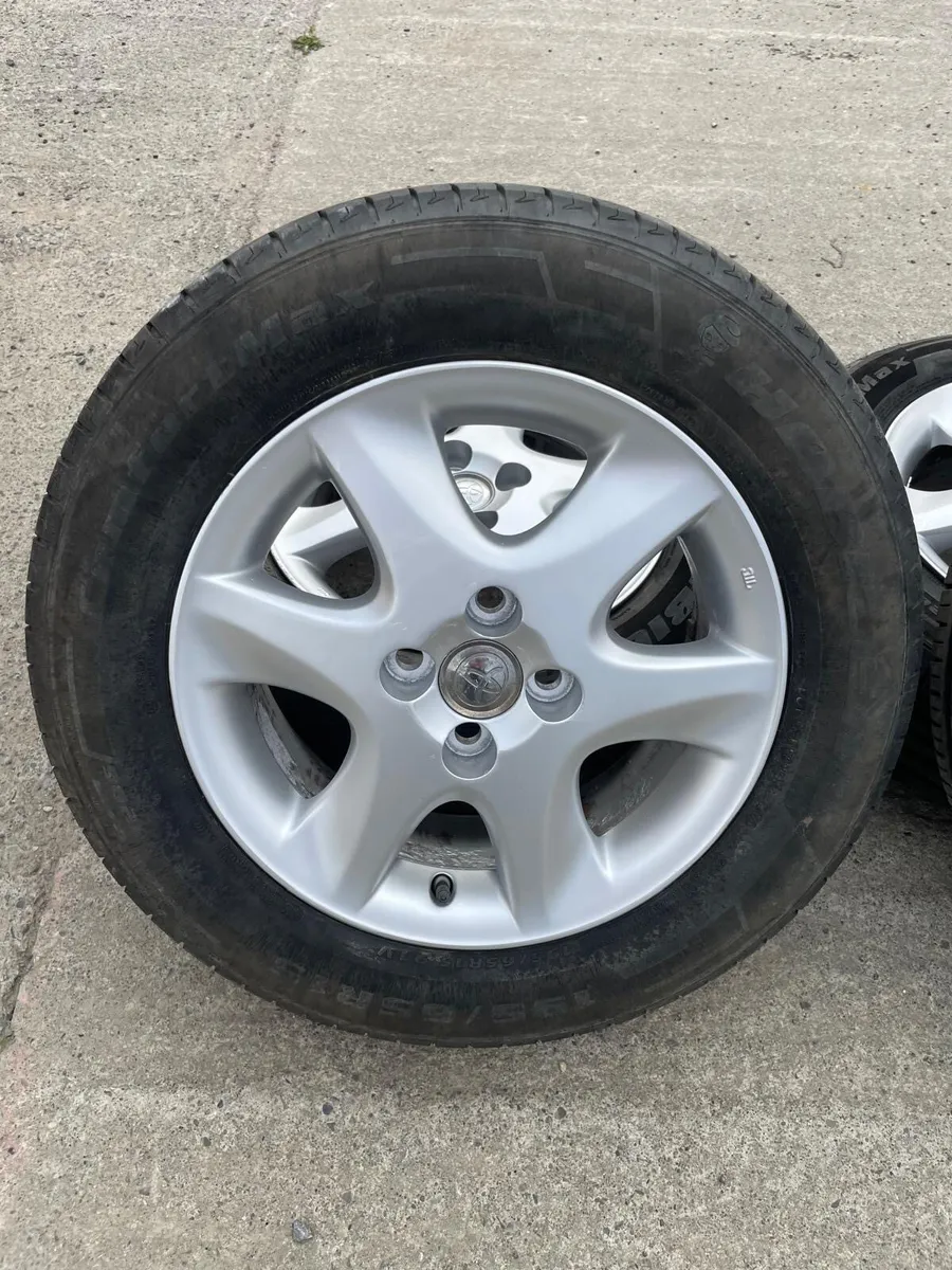 Toyota Carola Alloy wheels & Tyres 195/65R15 - Image 3