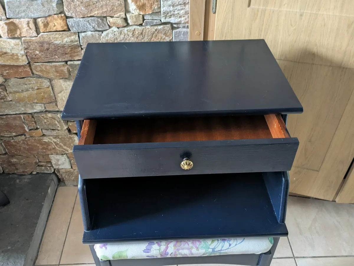 Bedside locker, Navy, very good condition - Image 3