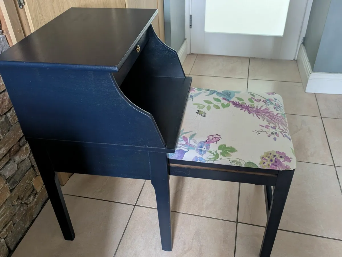 Bedside locker, Navy, very good condition - Image 4