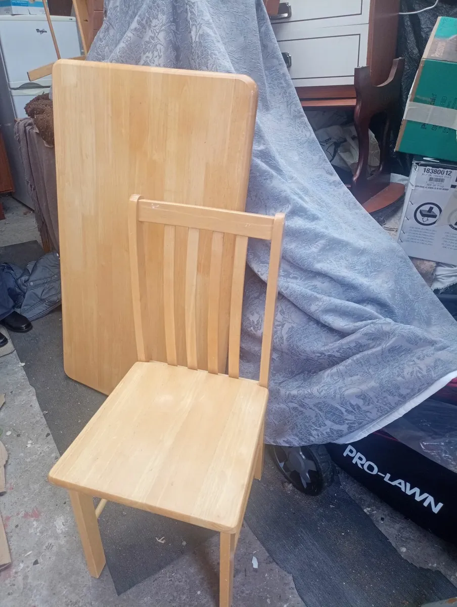 Table & 4 chairs - Image 2