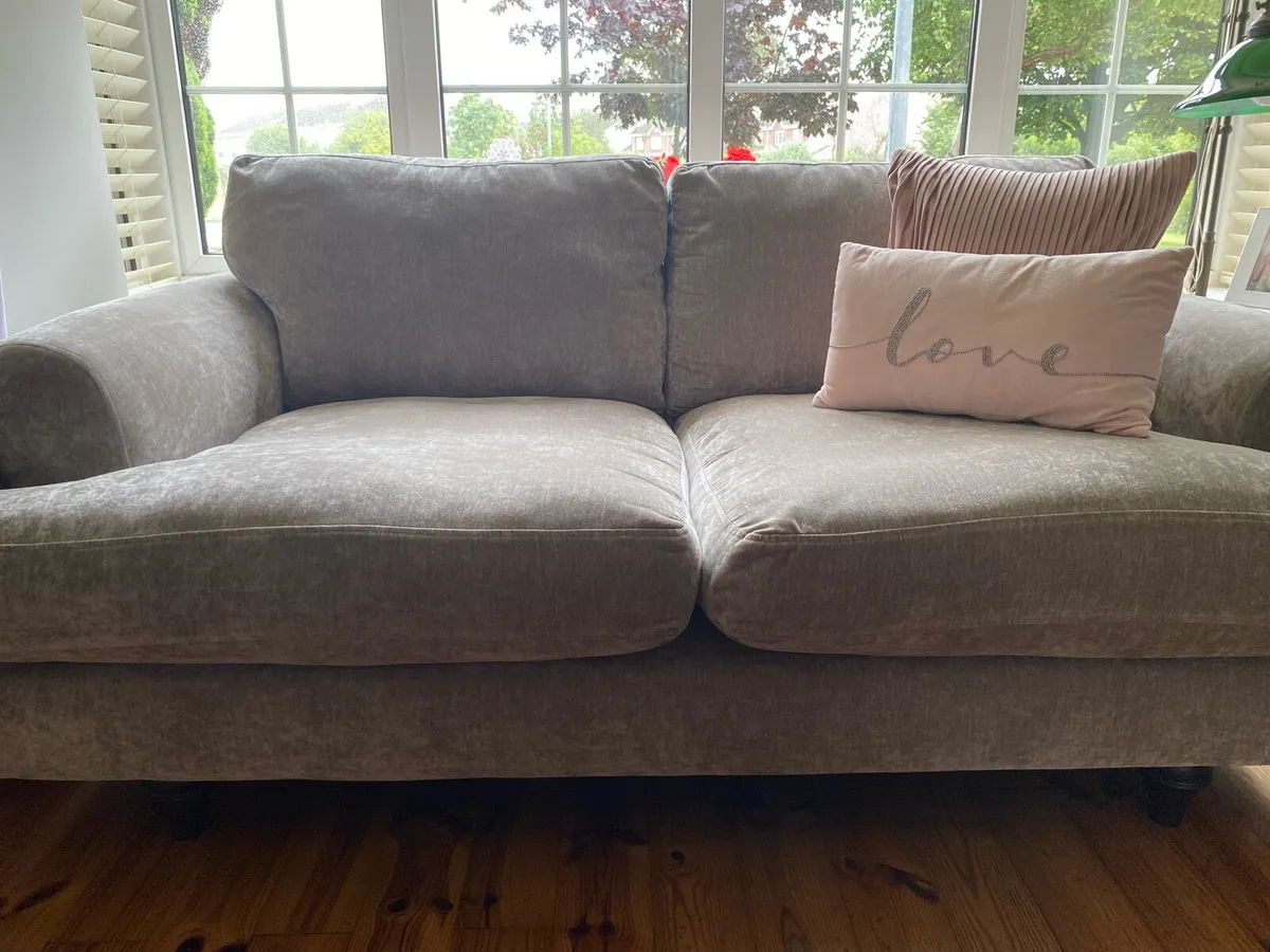 Sofa Suite - Image 4
